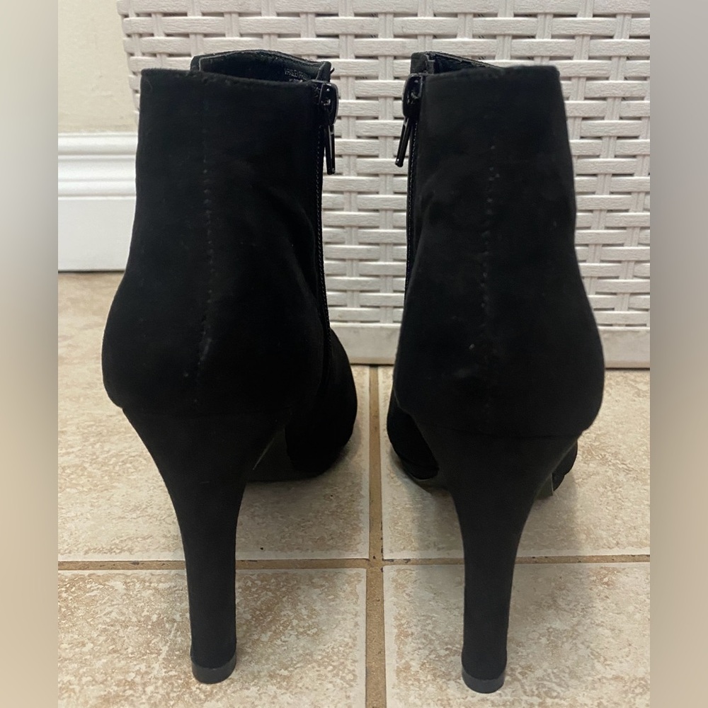 Madden Girl Black Suede Ankle Booties with High Heel, Size 7 - Picture 5 of 9